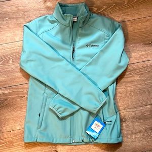 Women’s size small Colombia jacket.